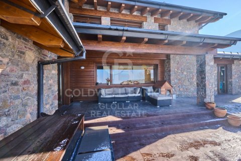 House for sale in Girona, Spain 4 bedrooms, 330 sq.m. No. 156912 - photo 12