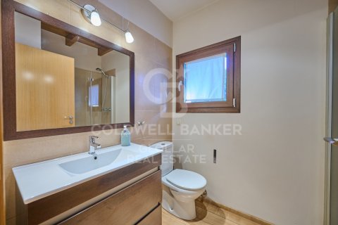 House for sale in Girona, Spain 4 bedrooms, 330 sq.m. No. 156912 - photo 19