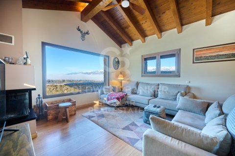 House for sale in Girona, Spain 4 bedrooms, 330 sq.m. No. 156912 - photo 6