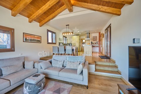 House for sale in Girona, Spain 4 bedrooms, 330 sq.m. No. 156912 - photo 13