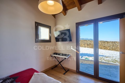 House for sale in Girona, Spain 4 bedrooms, 330 sq.m. No. 156912 - photo 16