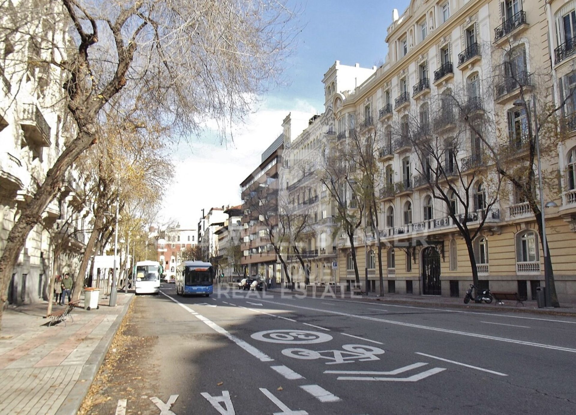 Lägenhet i Madrid, Spanien 3 sovrum, 245 kvm. Nr. 156910