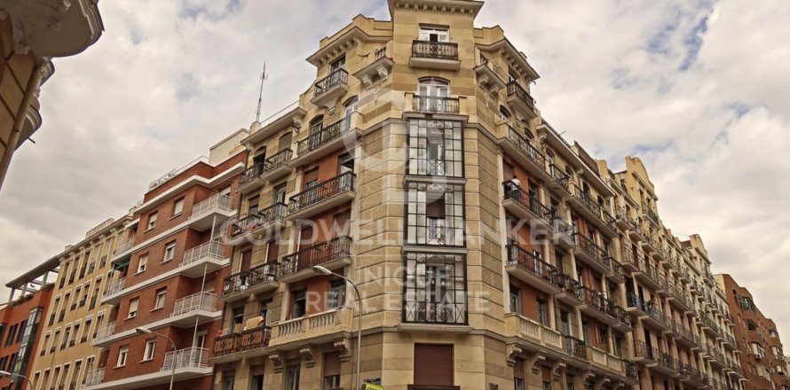 Appartamento a Madrid, Spagna 3 camere da letto, 245 mq. N° 156910
