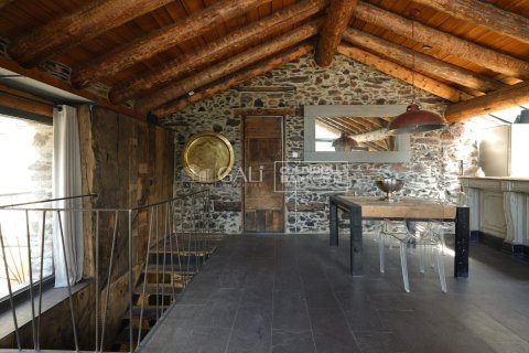 Villa till salu i Principado De Andorra (Ninguna Poblacion Tiene C.P.), Lleida, Spanien 4 sovrum, 320 kvm. Nr. 156916 - foto 3