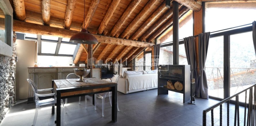 Villa i Principado De Andorra (Ninguna Poblacion Tiene C.P.), Lleida, Spanien 4 sovrum, 320 kvm. Nr. 156916