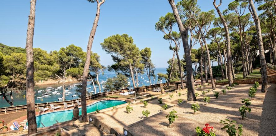 House in Tamariu, Girona, Spain 8 bedrooms,  No. 141314