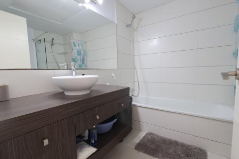 Apartment for sale in Alicante, Spain 2 bedrooms, 80 sq.m. No. 196800 - photo 11