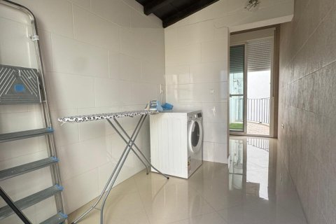 Apartment for sale Alicante, Spain 4 bedrooms, 112 sq.m. No. 133270 - photo 4