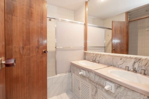 Dzīvoklis pārdošanā Sevilla, Seville, Spānijā 5 istabas, 262 m2 Nr. 113688 - attēls 14