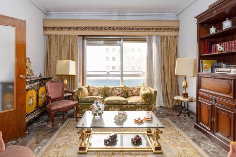 Dzīvoklis pārdošanā Sevilla, Seville, Spānijā 5 istabas, 262 m2 Nr. 113688 - attēls 4