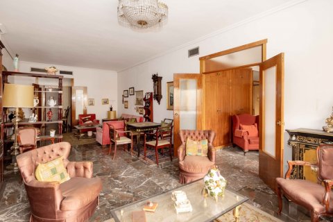 Dzīvoklis pārdošanā Sevilla, Seville, Spānijā 5 istabas, 262 m2 Nr. 113688 - attēls 3