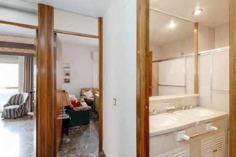 Dzīvoklis pārdošanā Sevilla, Seville, Spānijā 5 istabas, 262 m2 Nr. 113688 - attēls 18