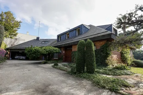 Сasa en venta en Barcelona, España 10 dormitorios, No. 141235 - foto 2