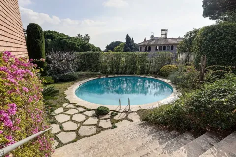 Сasa en venta en Barcelona, España 10 dormitorios, No. 141235 - foto 17