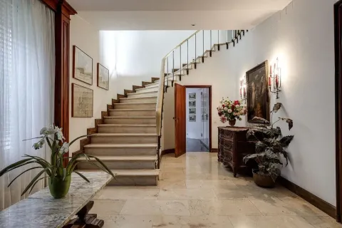 Сasa en venta en Barcelona, España 10 dormitorios, No. 141235 - foto 11