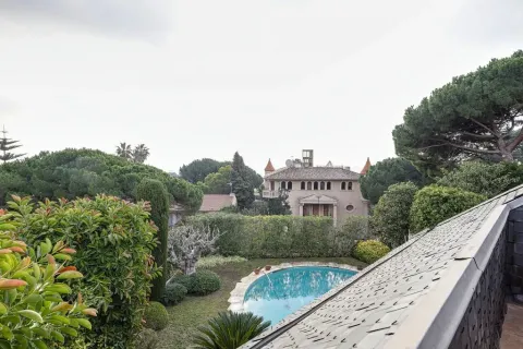 Сasa en venta en Barcelona, España 10 dormitorios, No. 141235 - foto 16