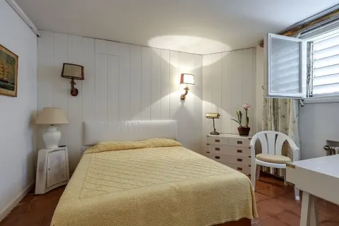 Сasa en venta en Barcelona, España 10 dormitorios, No. 141235 - foto 13