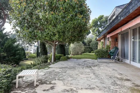 Сasa en venta en Barcelona, España 10 dormitorios, No. 141235 - foto 15