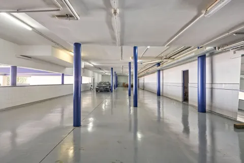 Сasa en venta en Barcelona, España 8 dormitorios, No. 141236 - foto 12