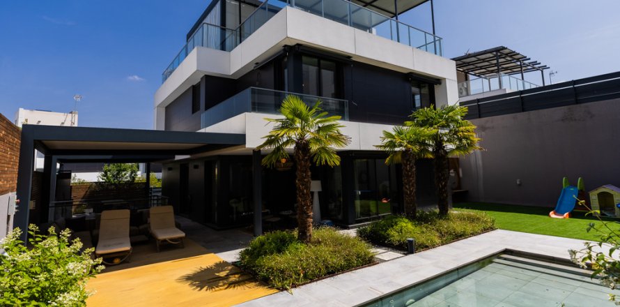 Villa a Madrid, Spagna 4 camere da letto, 313 mq. N° 168019