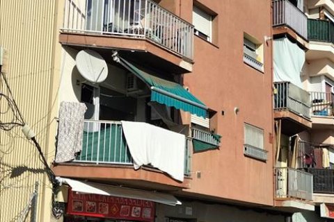 Huoneisto myytävänä Manlleu, Barcelona, Espanja, 3 makuuhuonetta, 99 m2 No. 191470 - kuva 3