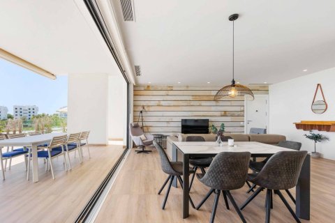 Huoneisto myytävänä Pinar De Campoverde, Alicante, Espanja, 3 makuuhuonetta, 115 m2 No. 145976 - kuva 10