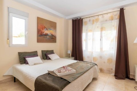 Villa for sale in Torrevieja, Alicante, Spain 4 bedrooms, 480 sq.m. No. 145978 - photo 9