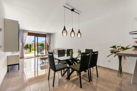 Huoneisto myytävänä Villamartin, Alicante, Espanja, 3 makuuhuonetta, 84 m2 No. 145974 - kuva 3