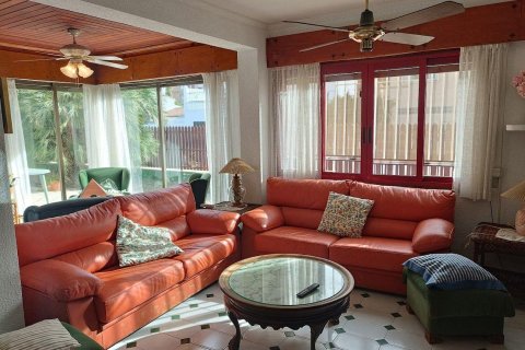 Villa for sale in Dehesa De Campoamor, Alicante, Spain 4 bedrooms, 212 sq.m. No. 155697 - photo 2