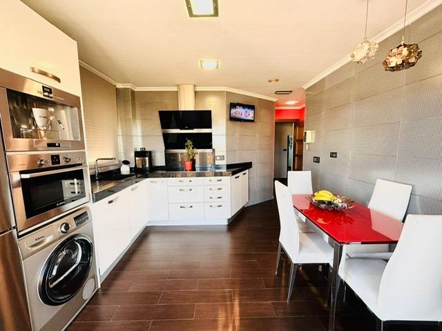 Lägenhet i Torrevieja, Alicante, Spanien 3 sovrum, 205 kvm. Nr. 155696