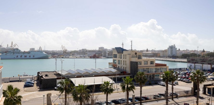 Wohnung Cadiz, Spanien 6 Schlafzimmer, 180 m2 Nr. 108213