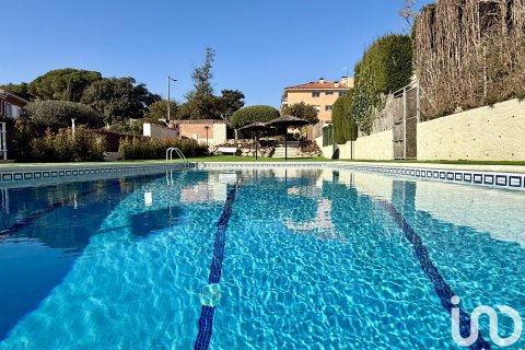 Dom w Sant Andreu de Llavaneres, Barcelona, Hiszpania 4 sypialnie, 196 mkw. nr 153739