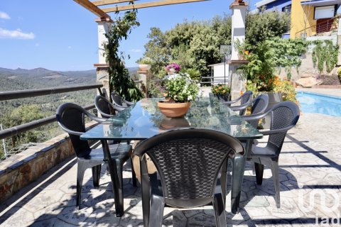 Hus till salu i Castellar Del Valles, Barcelona, Spanien 4 sovrum, 214 kvm. Nr. 153737 - foto 2