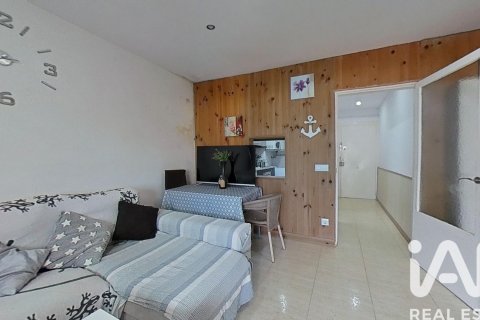 Apartment in Salou, Tarragona, Spain 3 bedrooms, 80.49 sq.m. No. 185382