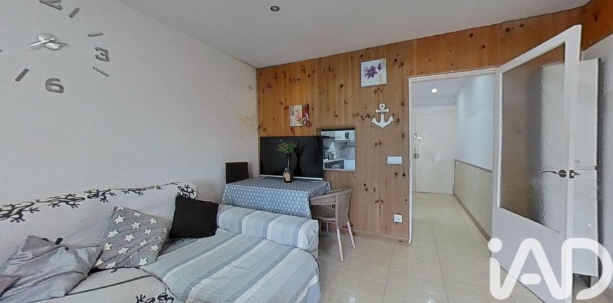 Apartment in Salou, Tarragona, Spain 3 bedrooms, 80.49 sq.m. No. 185382
