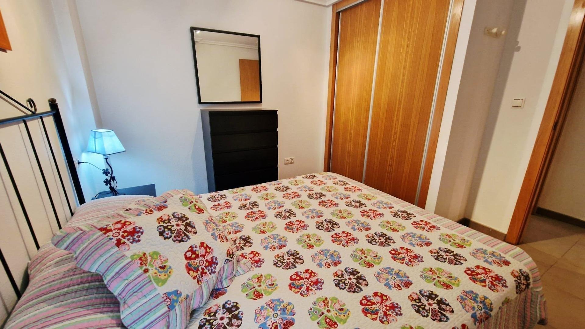 Apartment à Torrevieja, Alicante, Espagne 2 chambres, 76 m2 No. 184293