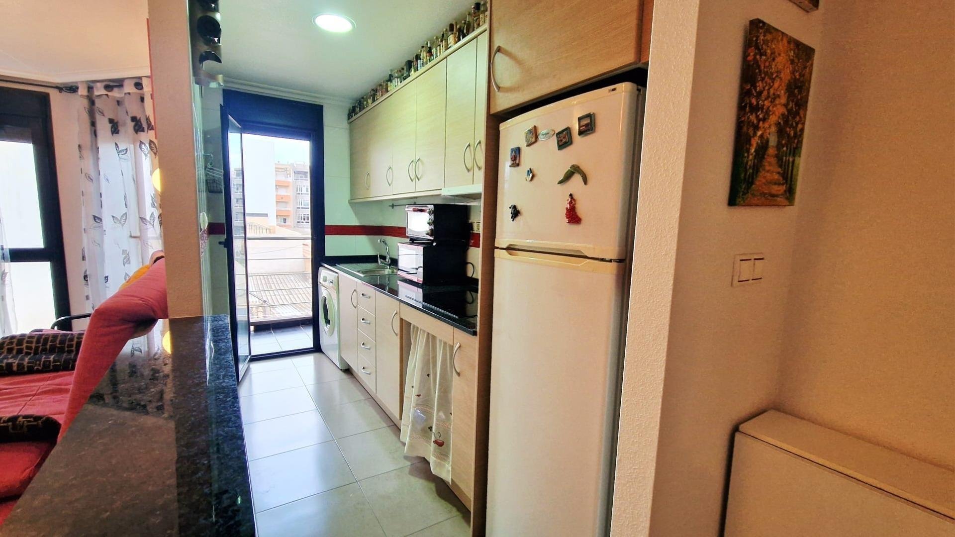 Apartment à Torrevieja, Alicante, Espagne 2 chambres, 76 m2 No. 184293