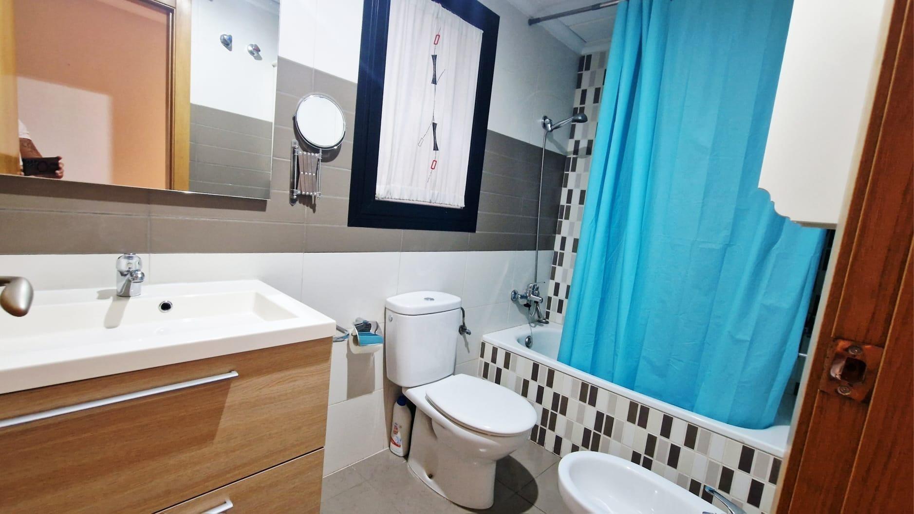 Apartment à Torrevieja, Alicante, Espagne 2 chambres, 76 m2 No. 184293