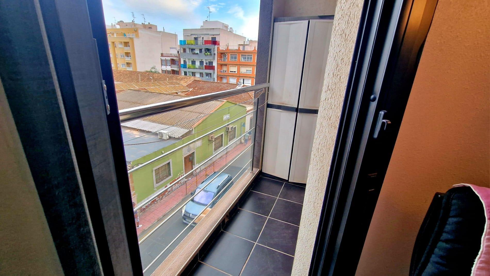 Apartment à Torrevieja, Alicante, Espagne 2 chambres, 76 m2 No. 184293