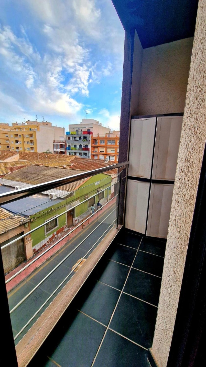 Apartment à Torrevieja, Alicante, Espagne 2 chambres, 76 m2 No. 184293