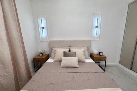Apartment à vendre à Torrevieja, Alicante, Espagne, 1 chambre, 51 m2 No. 184292 - photo 13