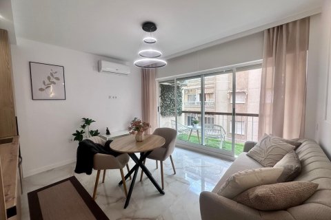 Apartment à vendre à Torrevieja, Alicante, Espagne, 1 chambre, 51 m2 No. 184292 - photo 2