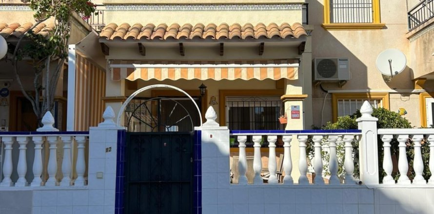 Townhouse in Punta Prima, Alicante, Spanien 2 Schlafzimmer, 80 m2 Nr. 156090