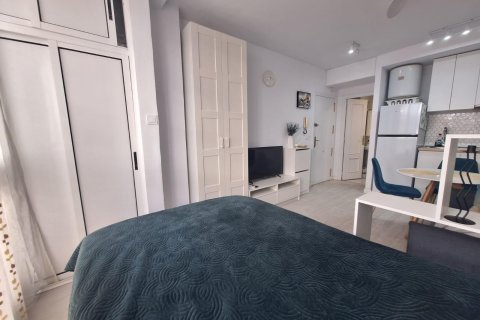Apartamento en alquiler en Torrevieja, Alicante, España 22 m2 No. 142396 - foto 4