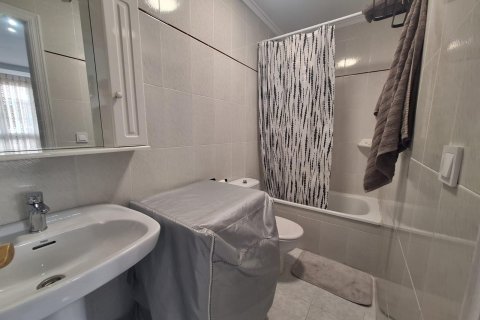Apartamento en alquiler en Torrevieja, Alicante, España 22 m2 No. 142396 - foto 8