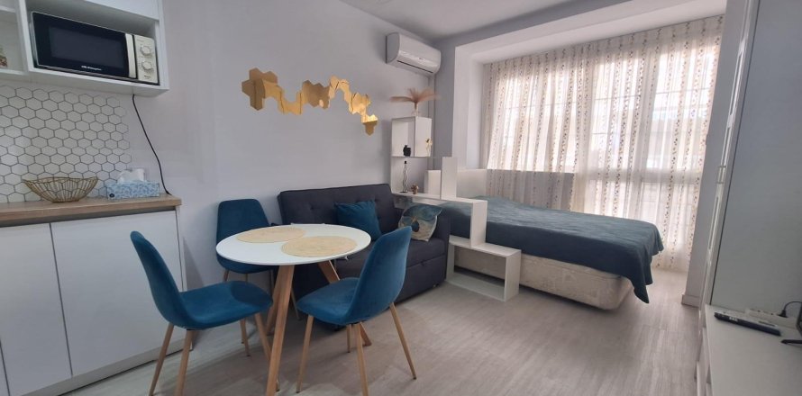 Apartamento en Torrevieja, Alicante, España 22 m2 No. 142396