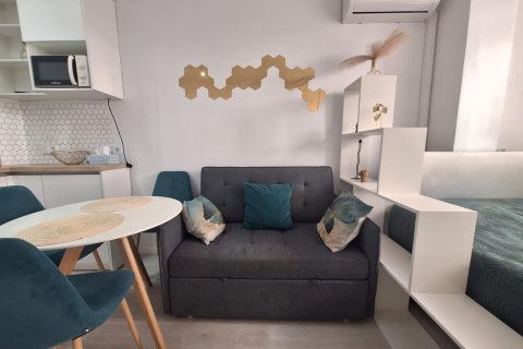 Apartamento en alquiler en Torrevieja, Alicante, España 22 m2 No. 142396 - foto 7