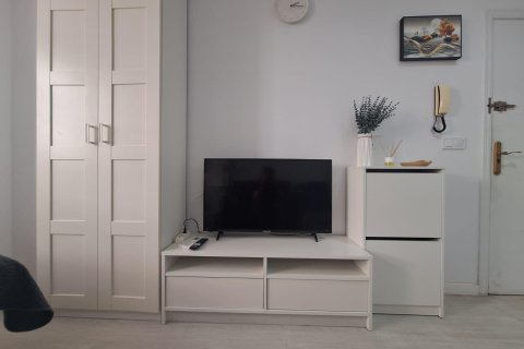 Apartamento en alquiler en Torrevieja, Alicante, España 22 m2 No. 142396 - foto 6