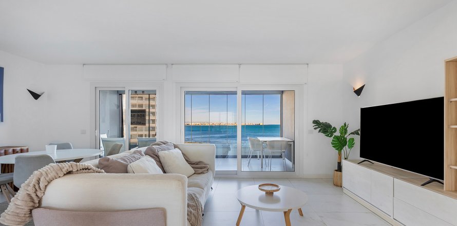 Huoneisto Punta Prima, Alicante, Espanja 2 makuuhuonetta, 122 m2 No. 147586