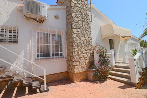 Villa till salu La Nucia, Alicante, Spanien 4 sovrum, 215 kvm. Nr. 135691 - foto 1